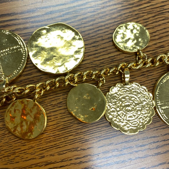 Kenneth Jay Lane Gold Acapulco Bracelet - Picture 11 of 12